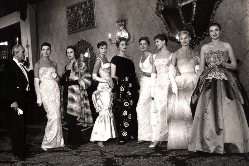 models wearing Sorelle Fontana designs