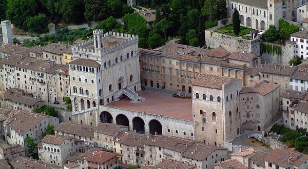 Piazza Grande, Gubbio 