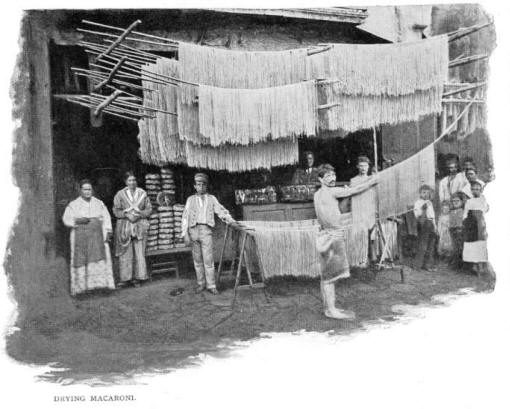 Pasta History: pasta drying like laundry