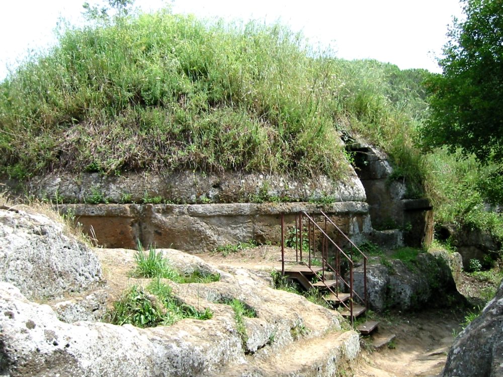 Banditaccia - Tumulus necropolis tarquinia cerveteri