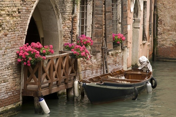 popular wedding destinations in Italy: venice