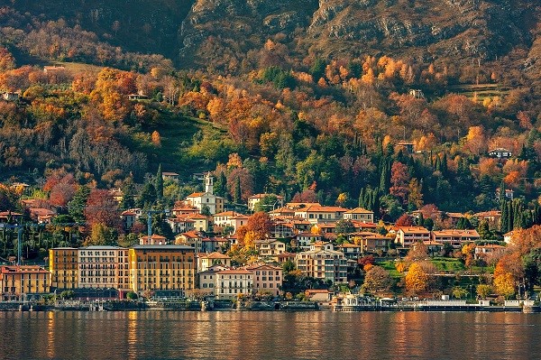 fall by lake como