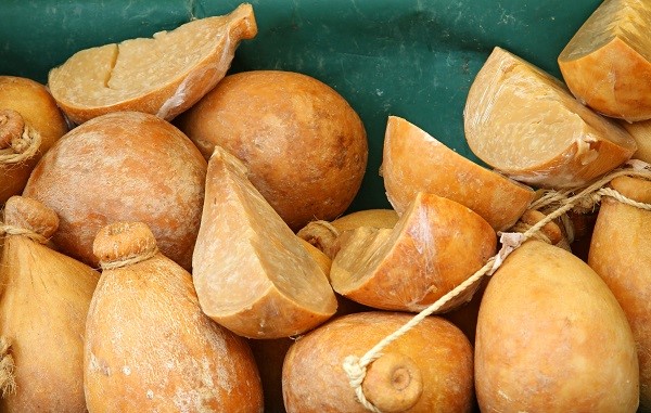 Caciocavallo, the cheese typical of Molise