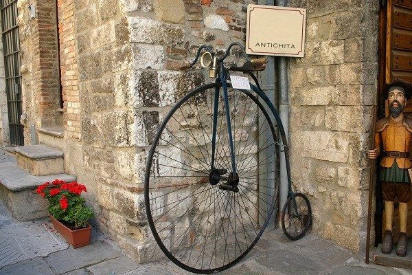 Antiques shop in Gubbio 