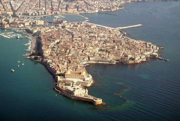 Ortigia from above, Syracuse. Ph. Markos90 on wikicommons