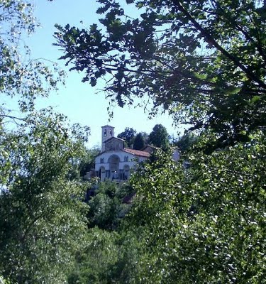 A Sacro Monte among the woods