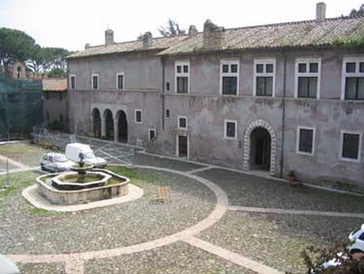 Castello Papi della Magliana - Internal court seen from above