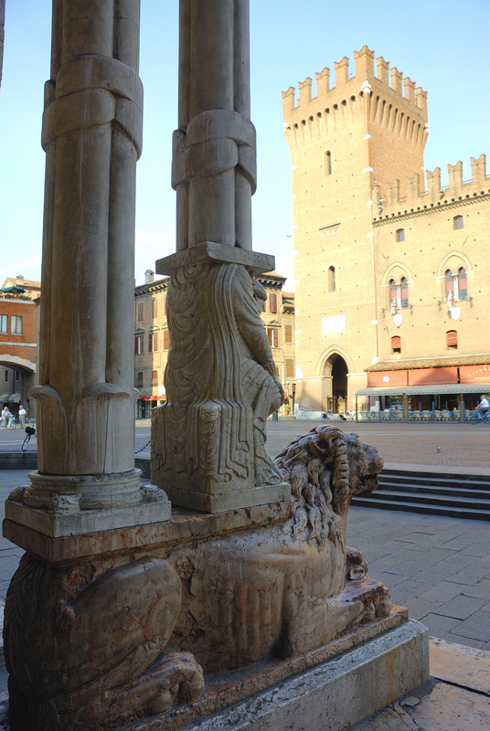 shopping in emilia romagna: Ferrara - Lion and the City House Tower