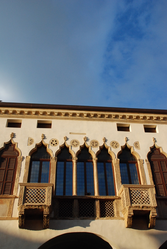Windows of Palazzo Magnavin-Foratti in Montagnana (Padova)