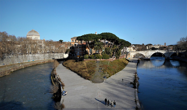 CASTLE SANT ANGELO IN ROME tiber tevere
