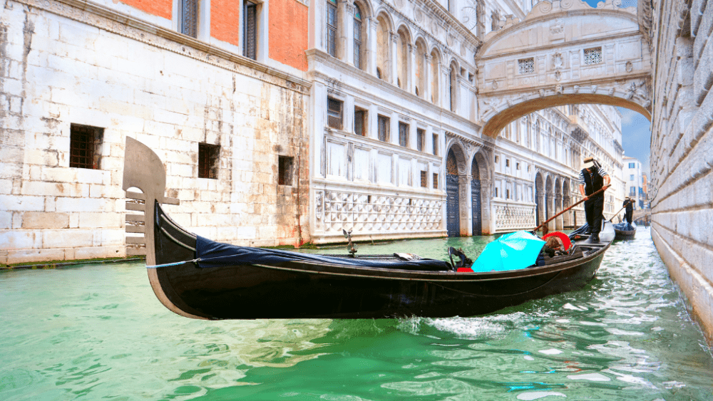 Venice gondola bridge of sights
