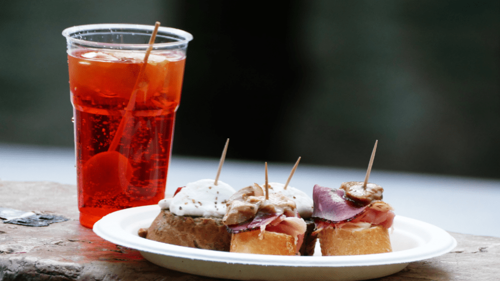 spritz aperitif venice night