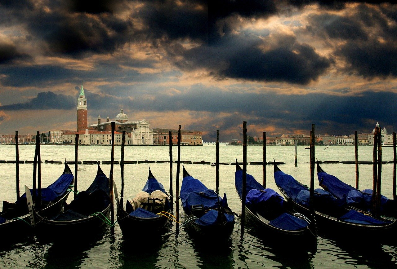 Venice in less than four minutes